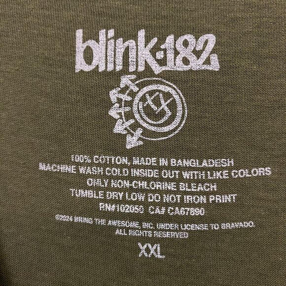 Blink 182 Happy Face Smiley Tshirt size extra large - Picture 4 of 4
